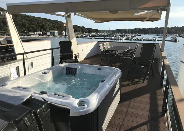 Floating House Varoni